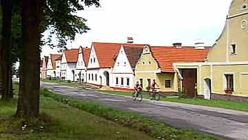 $B%[%i%7%g%t%#%D%'$NNr;KE*=8Mn(B