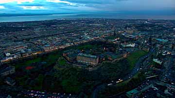 $B%(%G%#%s%P%i$N5l;T39$H?7;T39(B