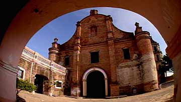 $B%U%#%j%T%s$N%P%m%C%/MM<0652q72(B