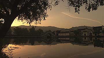 $B0B5+>J$N8E$$B<!A@>n*B<$H9(B<(B