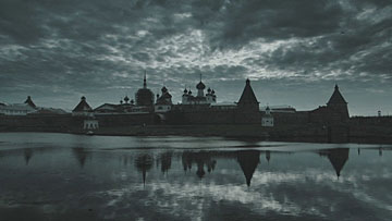 $B%=%m%t%'%D%-!<=tEg$NJ82=$HNr;K0d;:72(B