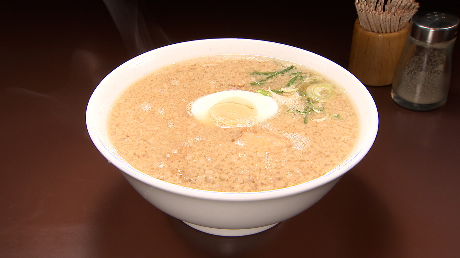 【昔懐かしの背脂ちゃっちゃ系を味わえるラーメン屋さん!】
