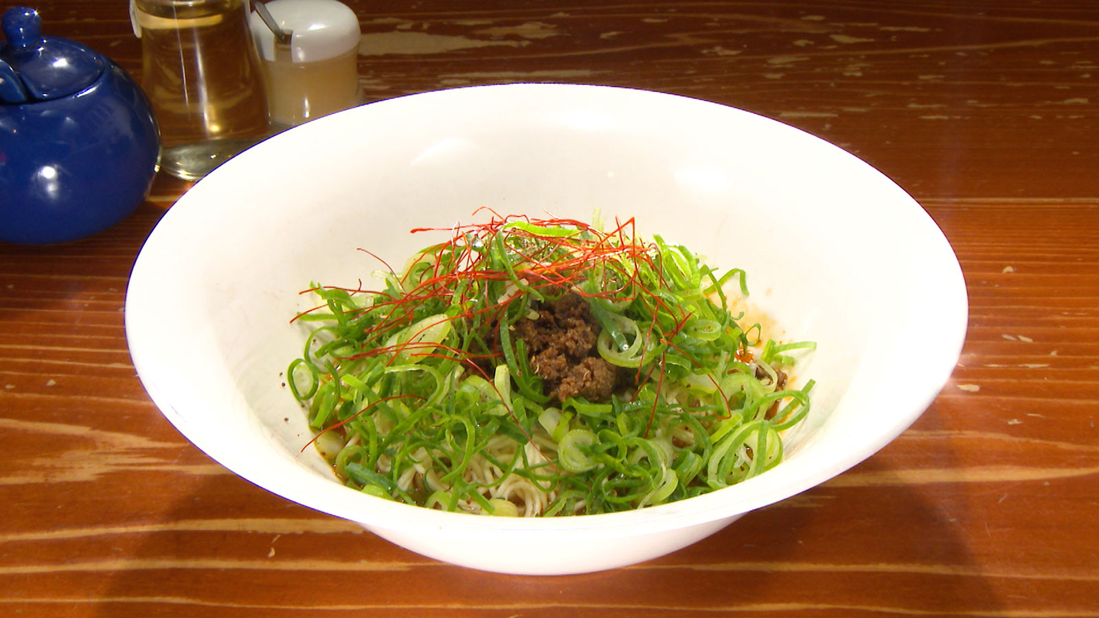 【連日大盛況!辛さがクセになるまぜそばが人気のお店!】
