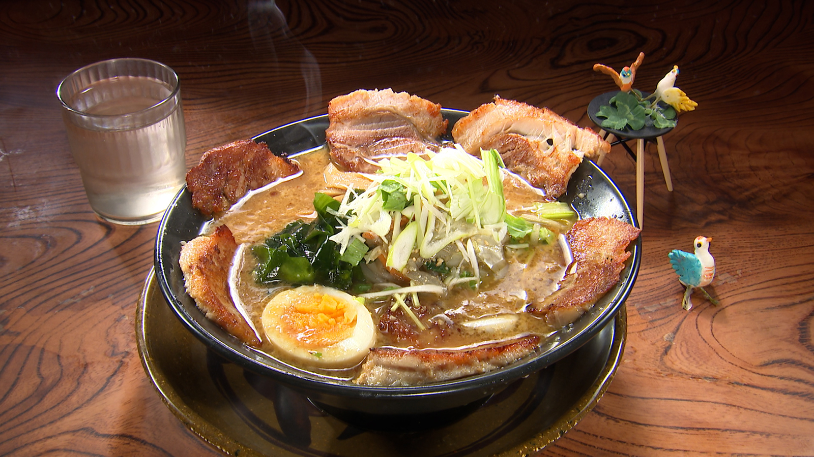 【濃厚な味がやみつきになる人気のラーメン店!】