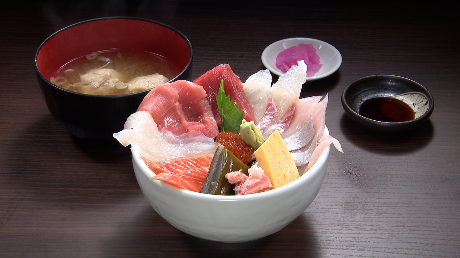 【富山湾の新鮮な海の幸が味わえる連日大盛況のレストラン!】